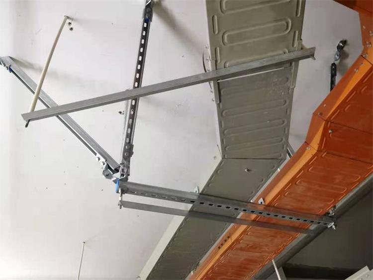 鋼結(jié)構(gòu)廠房抗震支架水電風(fēng)組合支架電鍍鋅抗震支吊架熱鍍鋅抗震支架